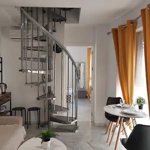 Apartamento ático Acogedor, Céntrico Y A 2 Min De La Playa.